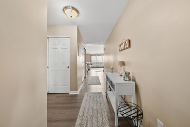 7561 Maple Trunk Dr, Canal Winchester, OH 43110 - photo 3