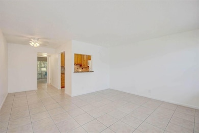 344 Camden O, West Palm Beach, FL 33417 - photo 5
