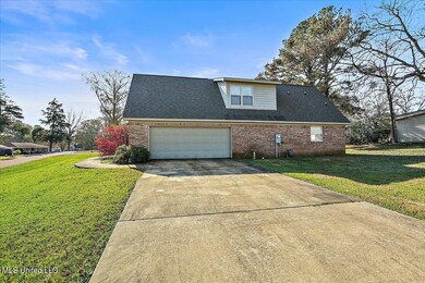 04-512 E Laurel Ave