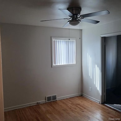 18411 Meyers Rd, Detroit, MI 48235 - photo 4