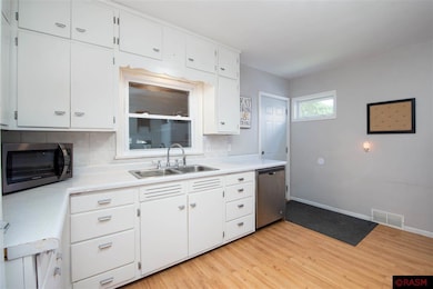 202 Silver St E, Mapleton, MN 56065 - photo 7