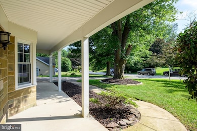 12128 Long Ridge Ln, Bowie, MD 20715 - photo 5