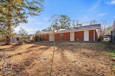 23-1956 Bienville Dr