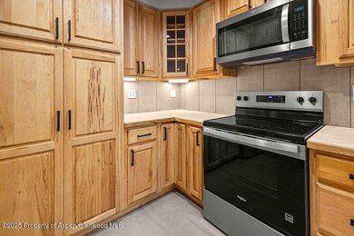 885 Stout St, Craig, CO 81625 - photo 5