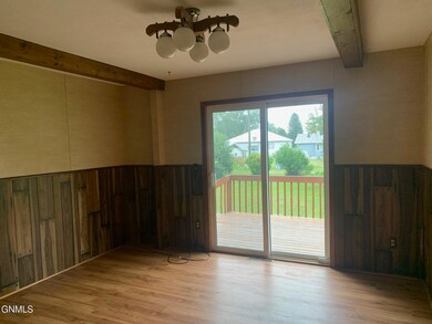 303 Kundert St, Turtle Lake, ND 58575 - photo 6