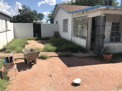 Brick back yd