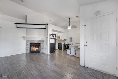 5360 Angler Cir unit 101, Las Vegas, NV 89122 - photo 4