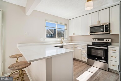 11725 Summerchase Cir unit 1725B, Reston, VA 20194 - photo 5