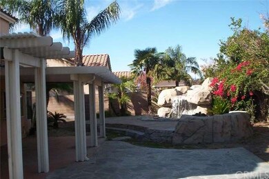 BACKYARD COVERED PATIO AREA