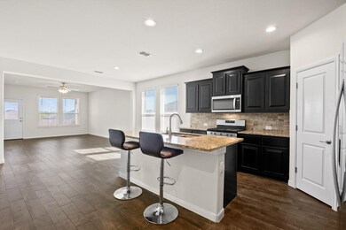 1211 Dublin Dr, Cleburne, TX 76033 - photo 5