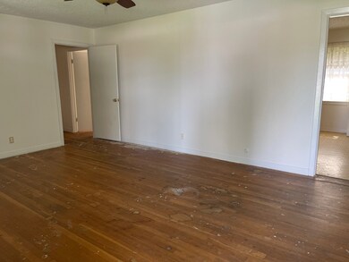 1102 College Dr, Alvin, TX 77511 - photo 7