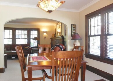 Dining Room Beautiful Natural Woodwork