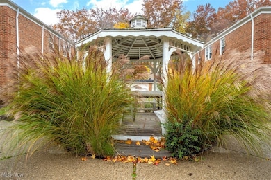 2401 Euclid Heights Blvd unit A2, Cleveland, OH 44106 - photo 2