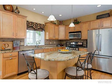 7151 Lakeside Dr, Niagara Falls, NY 14304 - photo 4