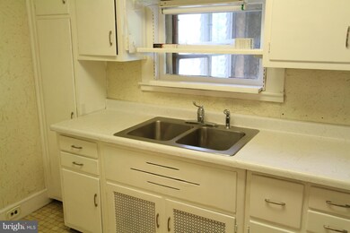 3135 Northway Dr, Parkville, MD 21234 - photo 6