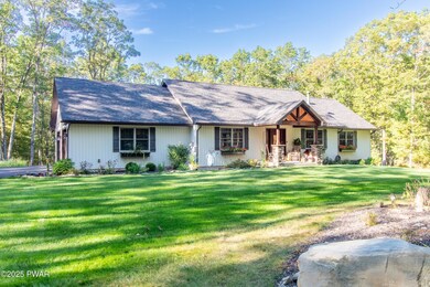 114 Whispering Oaks Rd, Greeley, PA 18425 - photo 4