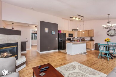 1792 Wildberry Loop 12-large-005-19-Livi