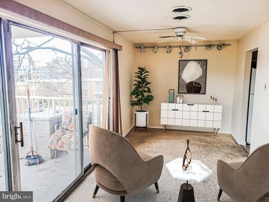 2622 Redcoat Dr unit 168, Alexandria, VA 22303 - photo 2