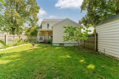 73 Knollwood Ave, Cranston, RI 02910 - photo 2