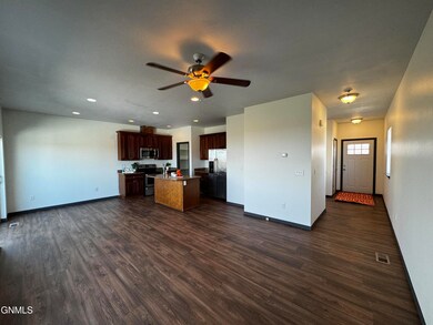 13707 Kristina St, Williston, ND 58801 - photo 3
