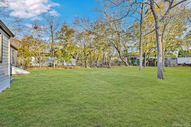 9 Lewis St, Riverhead, NY 11901 - photo 6