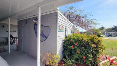 916 Spruce St, Sebastian, FL 32976 - photo 4