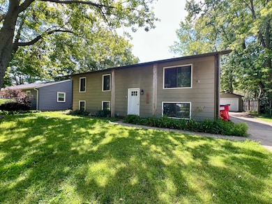 2605 Trafalgar Square, Champaign, IL 61821 - photo 3
