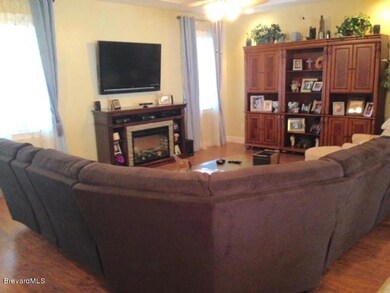 4 tv rm