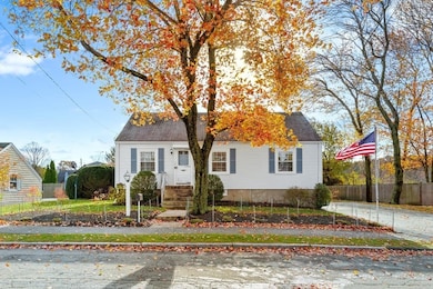 10 Wolcott St, Wakefield, MA 01880 - photo 2