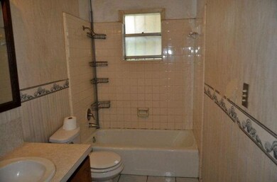 518 Martinez Ave, Alamo, TX 78516 - photo 5