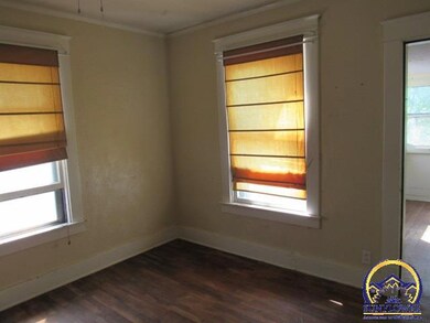 1725 SW 3rd St, Topeka, KS 66606 - photo 5