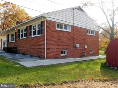 9104 Sheridan Ct, Lanham, MD 20706 - photo 4