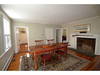 Dining Room. Beautiful fir floors