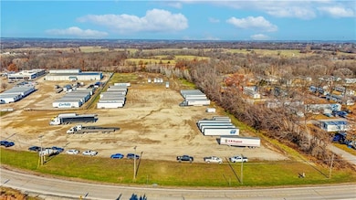 799 W Young St, Warrensburg, MO 64093 - photo 3