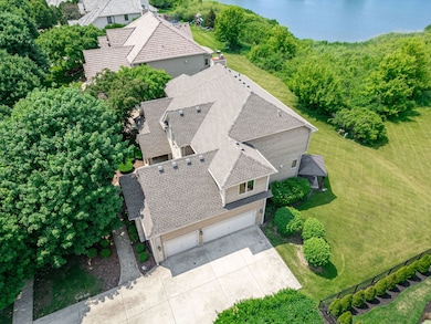 552 Waters Edge Dr, South Elgin, IL 60177 - photo 3