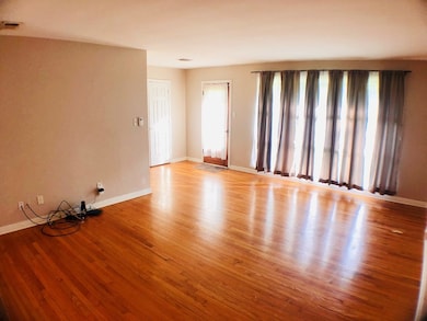 1409 Highland Dr, Bay City, TX 77414 - photo 2