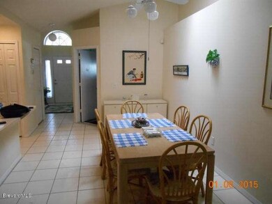 Eat-in-Kitchen