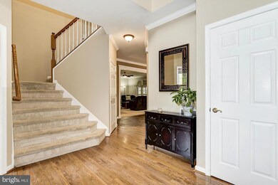 725 Rustling Leaf Ct, Sykesville, MD 21784 - photo 2