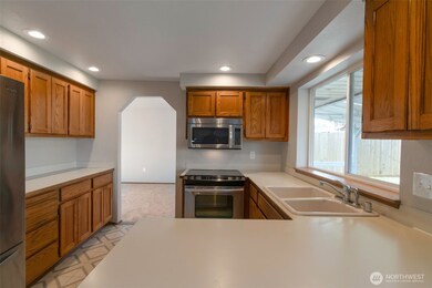 817 89th St SE, Everett, WA 98208 - photo 3