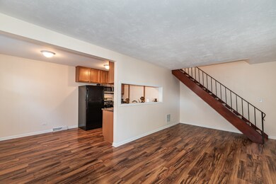416 James Ct unit B, Glendale Heights, IL 60139 - photo 5