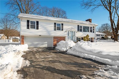 27 Cadoret Dr, Cumberland, RI 02864 - photo 2