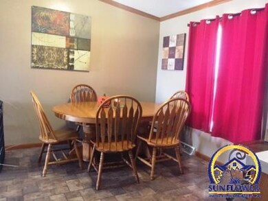 7902 NW Wilson Rd, Topeka, KS 66618 - photo 5