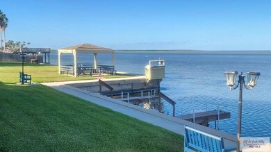 77 Santa Isabel Blvd unit C-7, Laguna Vista, TX 78578 - photo 2