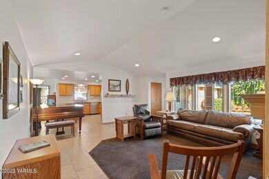 6-Livng Room