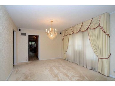 Dining Room. Big Enough to Make Any Occasion Speci