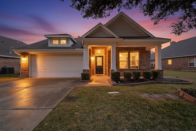 934 Sagebrush Trail, Duncanville, TX 75137 - photo 3