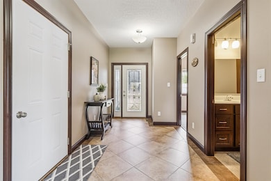 4755 Winghaven Dr, Waterloo, IA 50701 - photo 3