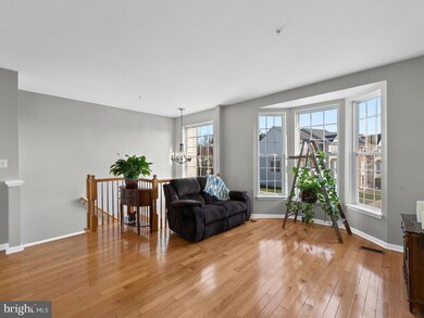 7122 Ladd Cir, Frederick, MD 21703 - photo 4