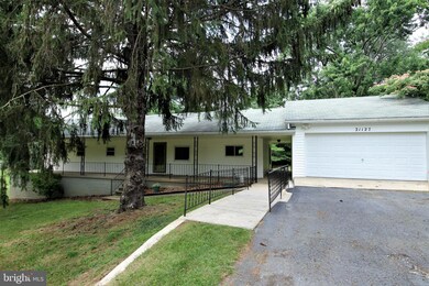 21127 Mount Aetna Rd, Hagerstown, MD 21742 - photo 4