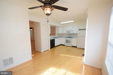 1343 Walkabout Ct, Sykesville, MD 21784 - photo 7